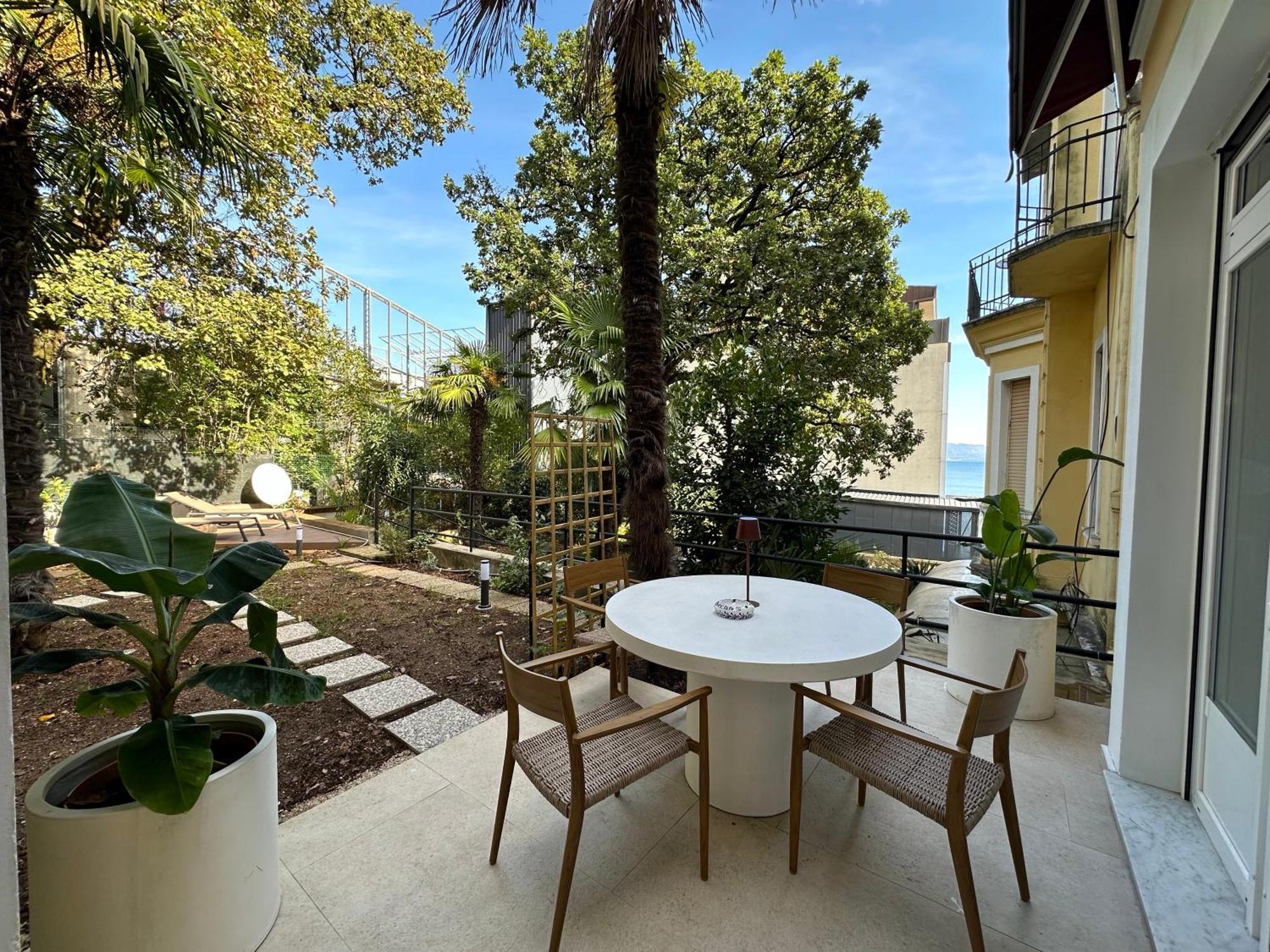 Pia Apartment