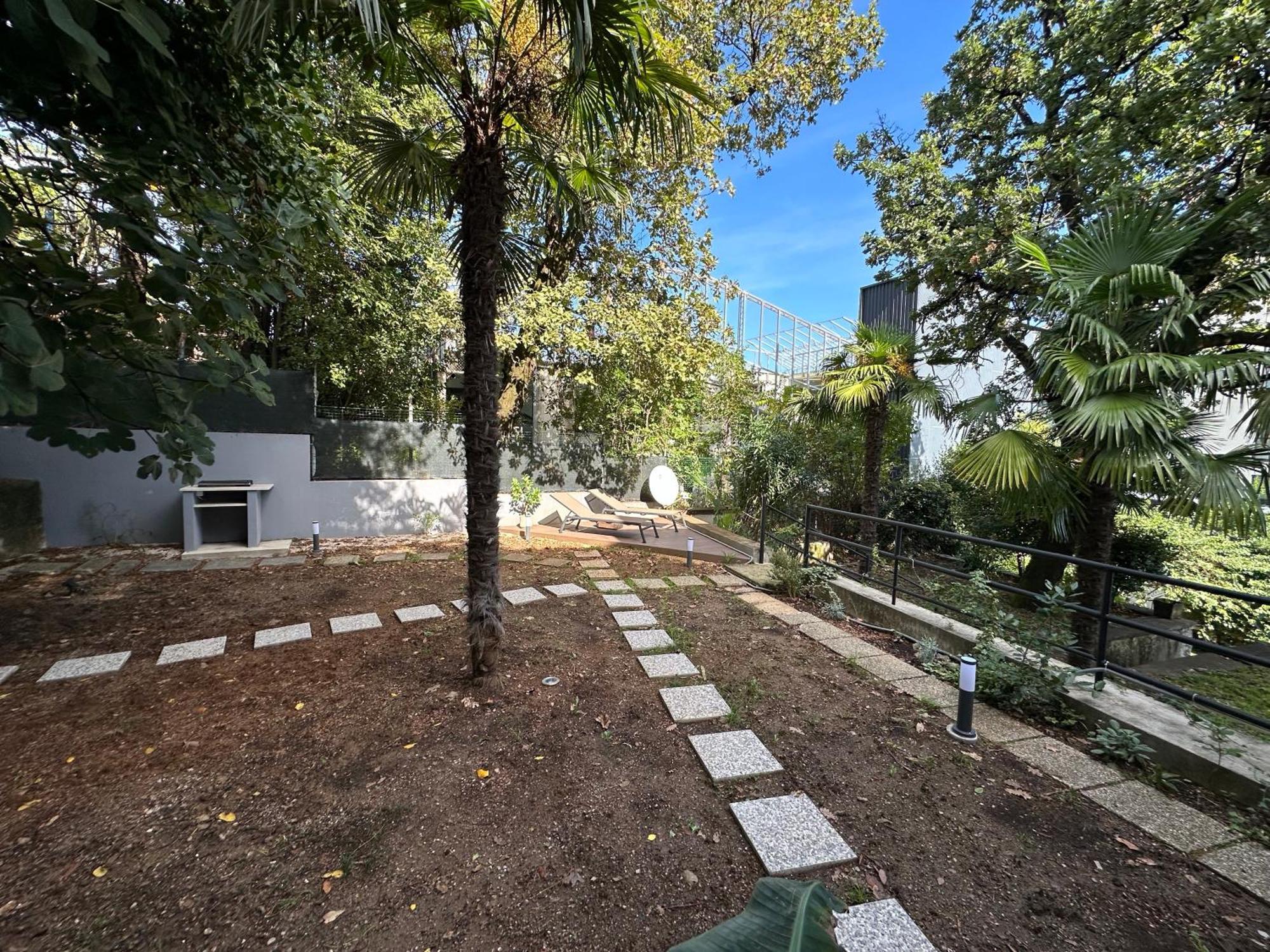 Pia Apartment